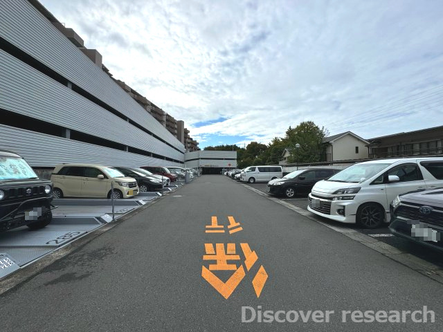 エルフォレスト　ガーデンウィング棟の駐車場|【敷地内駐車場】