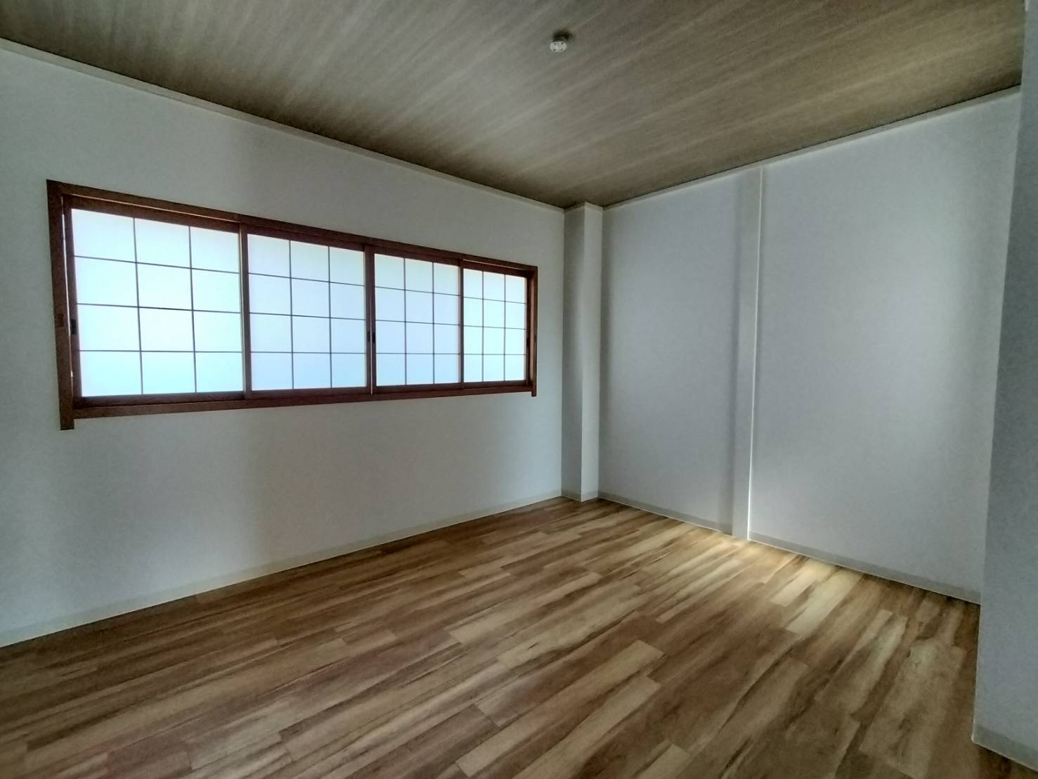 瑞穂区井戸田町２丁目のお家の洋室|落ち着いた色調の洋室です