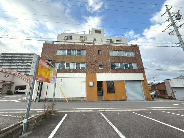 パラシオ美合　倉庫付き事務所の外観