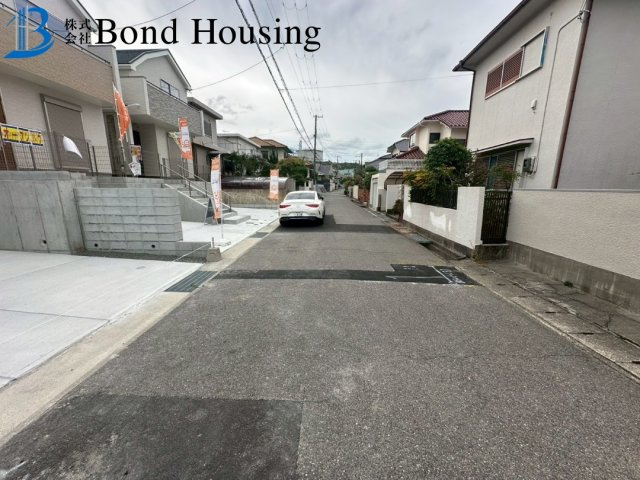 「スーパー徒歩5分」「お車並列2台可」桃山台3丁目 2号棟の周辺
