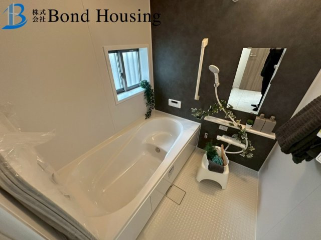 「小学校徒歩13分」「お車並列2台可」桃山台3丁目 1号棟の浴室