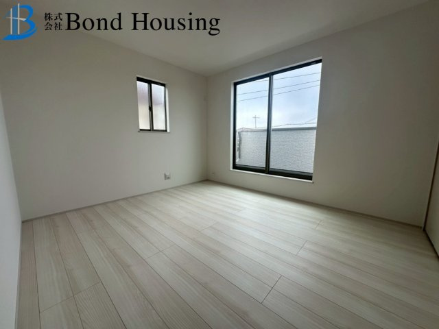 「小学校徒歩13分」「お車並列2台可」桃山台3丁目 1号棟の洋室