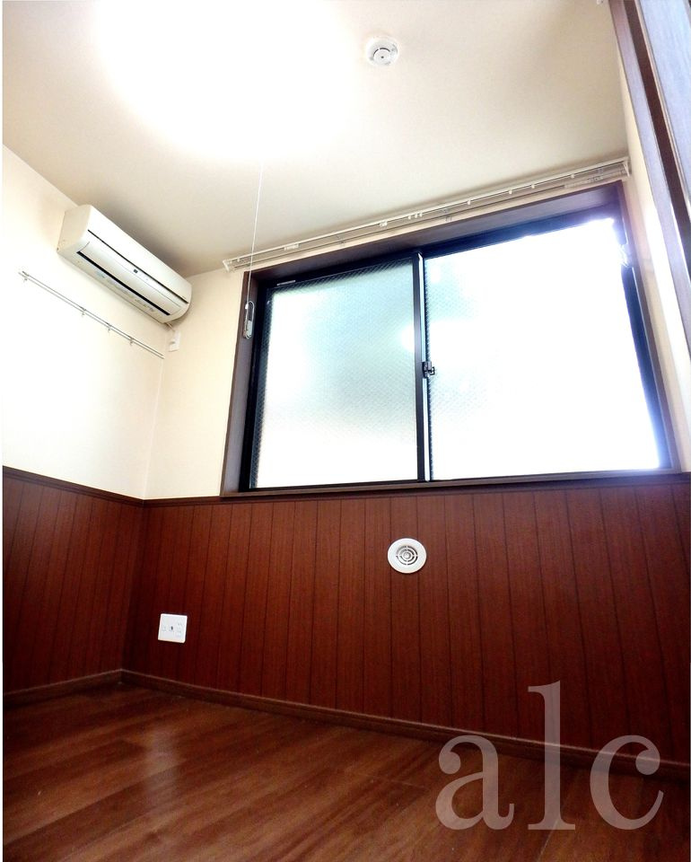 アーバンプレイス落合Ⅳ（フォー）の居間・リビング|居室　お掃除のしやすいフローリングの居室