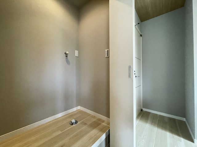 「ららぽーと横浜」徒歩圏のリノベーション戸建！【都筑区佐江戸町】のランドリースペース