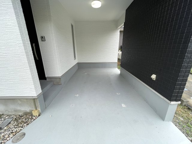 「ららぽーと横浜」徒歩圏のリノベーション戸建！【都筑区佐江戸町】の駐車場|駐車場に車を止められます