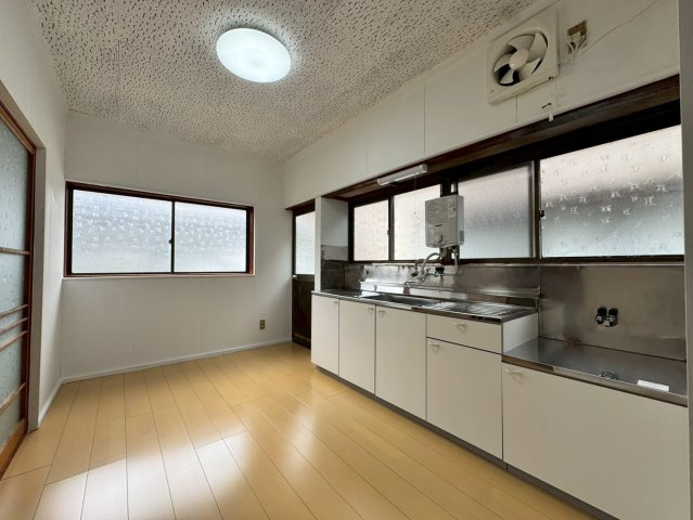船江町貸家のキッチン