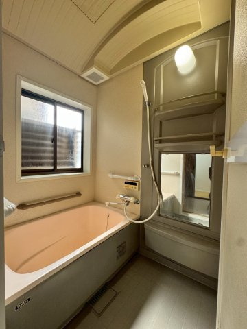船江町貸家の浴室