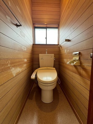 船江町貸家のトイレ