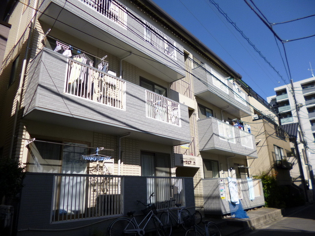 カーサビアンカの外観|とっても明るい居室です♪