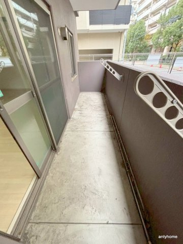 アベニール鷺洲　仲介手数料無料のバルコニー