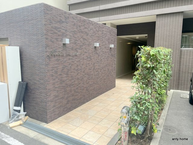 アベニール鷺洲　仲介手数料無料のエントランス