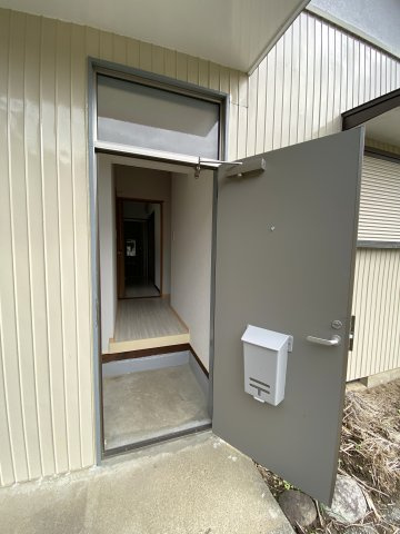 小林邸の玄関