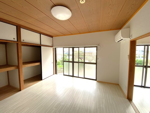 小林邸の居間・リビング