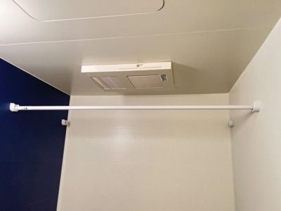 【浴室】 | リズ・プラトリー