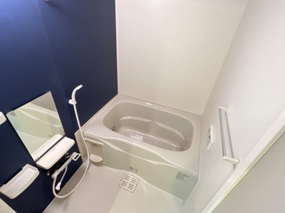 【浴室】 | リズ・プラトリー