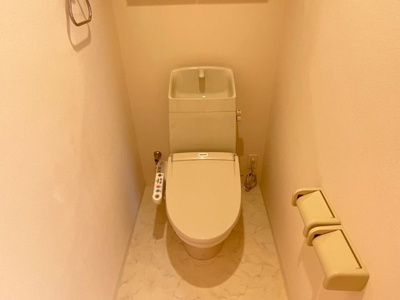 【トイレ】 | リズ・プラトリー