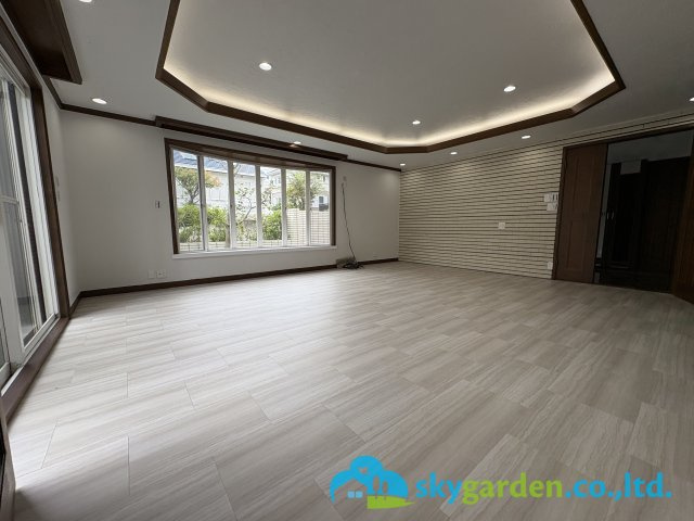 鎌倉市津　中古戸建の居間・リビング|リビング