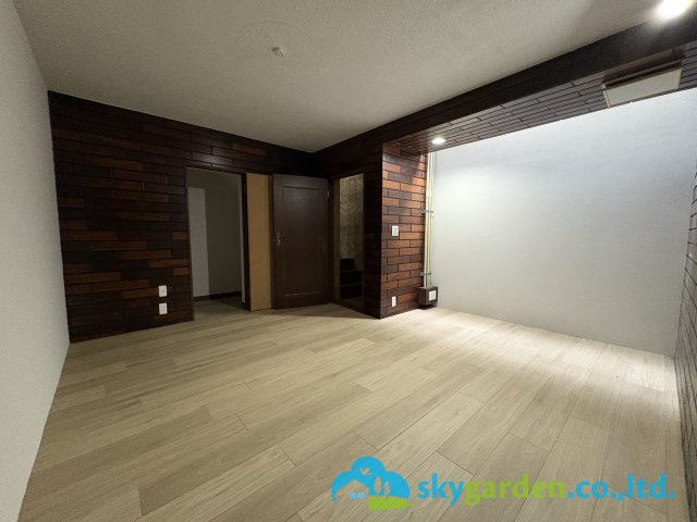 鎌倉市津　中古戸建の洋室|地下室