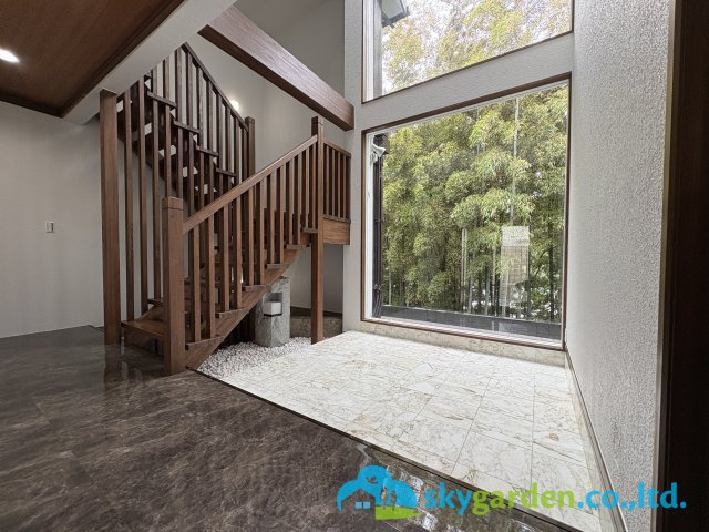 鎌倉市津　中古戸建の内装|玄関ホール