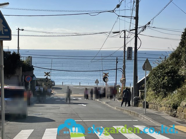 鎌倉市津　中古戸建の周辺|現地より約550m付近からの風景。あの風景です。