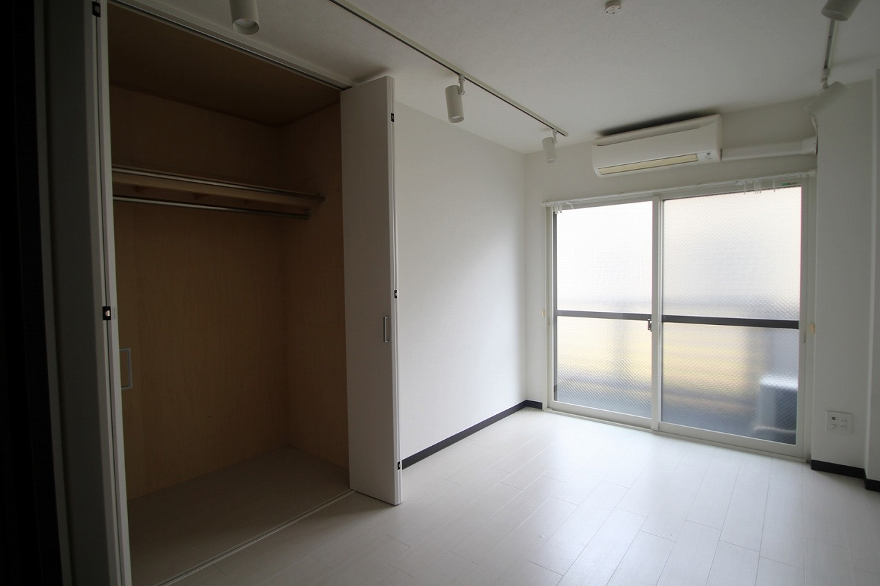 木村ビルの洋室