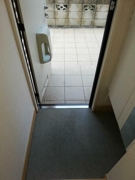 フリメールの玄関