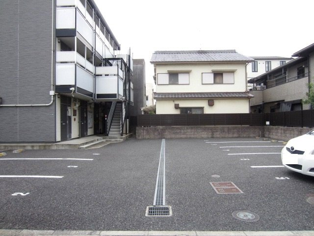 【駐車場】