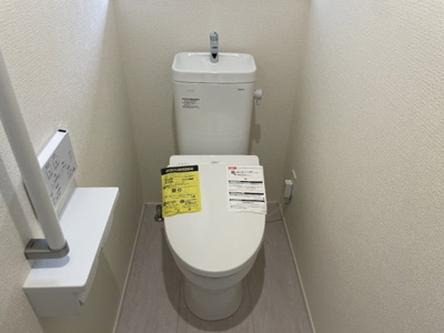【トイレ】 | 東根市六田3期【新築建売住宅】1号棟 | 節水タイプのトイレは水道代の節約に繋がります。