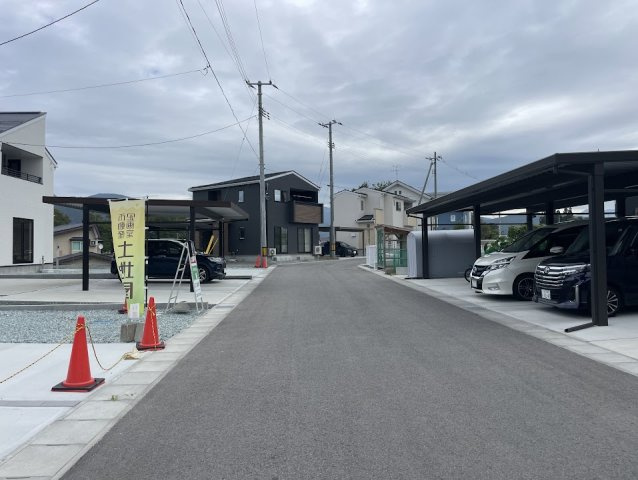 東根市六田3期【新築建売住宅】1号棟の前面道路含む現地写真|前面道路になります。