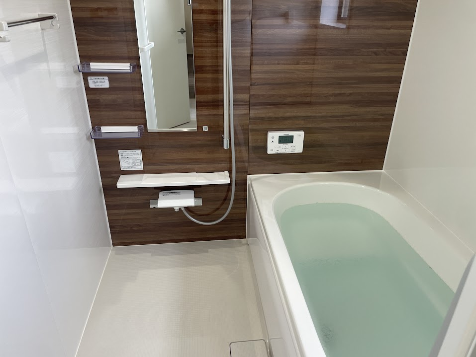 東根市六田3期【新築建売住宅】1号棟の浴室|広々浴室は、ゆったりとくつろいで疲れを癒す空間です。