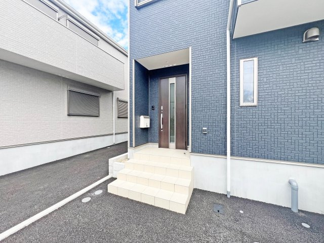 クレイドルガーデン名古屋市港区知多第2　2号棟のエントランス