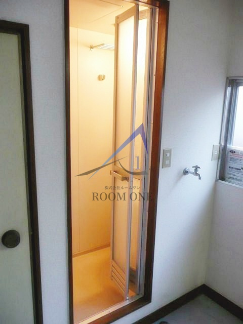 青葉荘の浴室|シャワールームです。