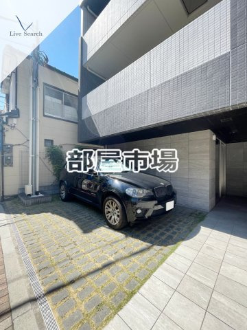 プレセダンヒルズ三ノ輪の駐車場