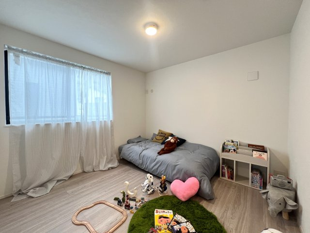 水着を仕込めば１５分後にはプールにダイブ！よみうりランドまで徒歩７分♪【麻生区細山６丁目】新築戸建の洋室|洋室です