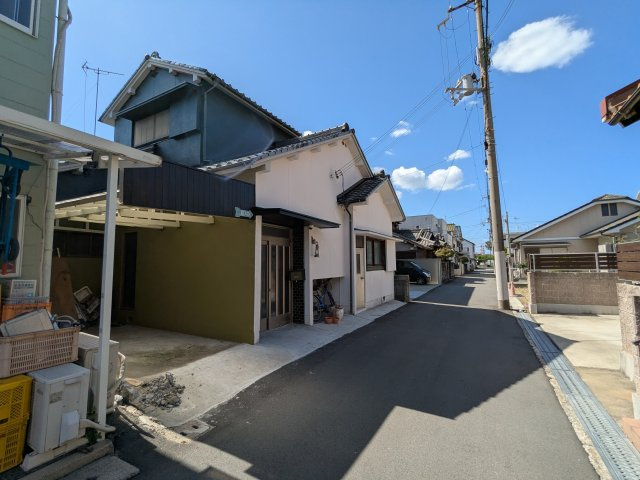 和歌山市島橋東ノ丁・中古戸建・54713の前面道路含む現地写真
