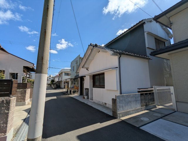 和歌山市島橋東ノ丁・中古戸建・54713の前面道路含む現地写真