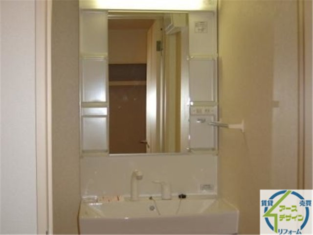 アイエスパレス・ウェストの独立洗面台|パース写真