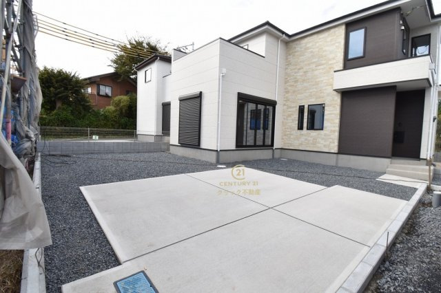 Terrace　日立市大久保町　1期 　2の駐車場|駐車場は十分なスペース。ご家族それぞれが車をご所有の場合や、来客の際も安心です。
内覧可能です。ご予約はHPから、またお電話でもお気軽にどうぞ。