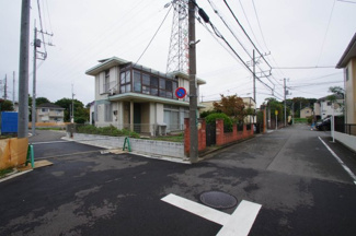 【前面道路含む現地写真】