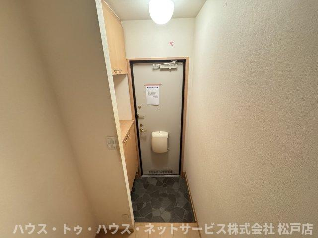 ヴィラ　ウィスタリアの玄関