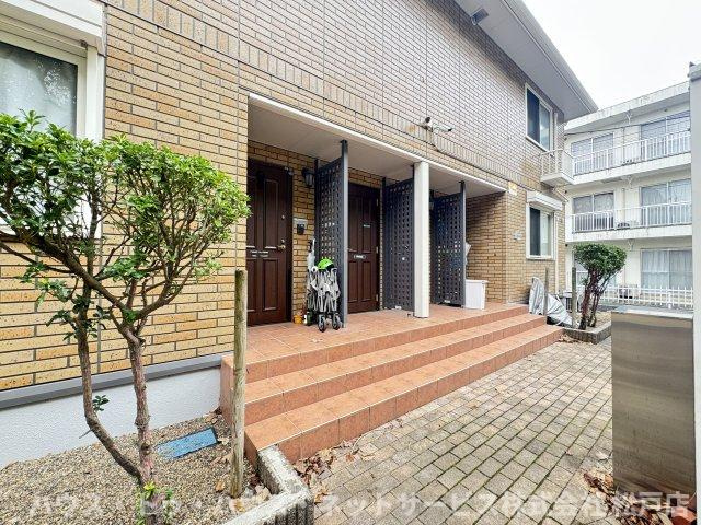 ヴィラ　ウィスタリアのエントランス