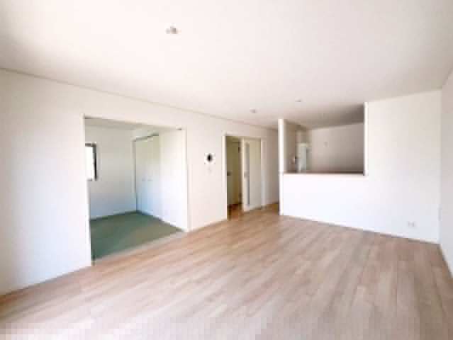 クレイドルガーデン和歌山市鳴神　第４期　の居間・リビング|同仕様の写真となります（同仕様の別モデルハウス内観写真）