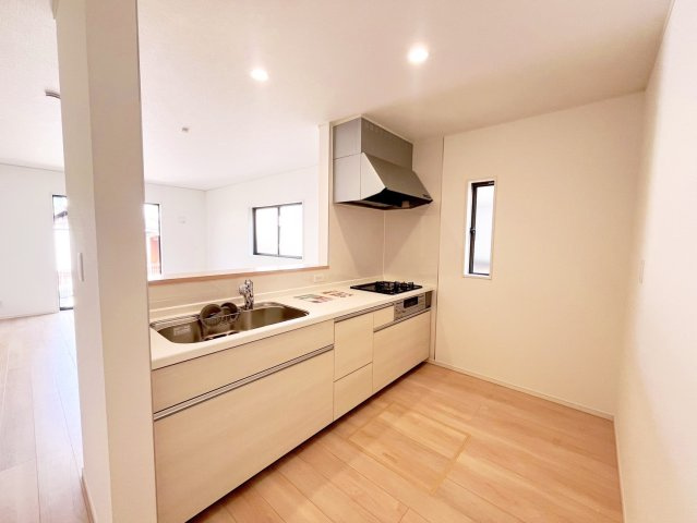 クレイドルガーデン和歌山市鳴神　第４期　のキッチン|同仕様の写真となります（同仕様の別モデルハウス内観写真）