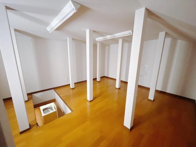 【中古戸建】前橋市上小出町2丁目の収納|■屋根裏収納｜大きく収納が困るような物もしっかり収納する事が可能です♪