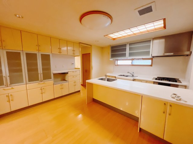 【中古戸建】前橋市上小出町2丁目のダイニング|■ダイニング｜出来上がった料理を運びやすいダイニング♪お料理中も家族との会話がはずみます♪