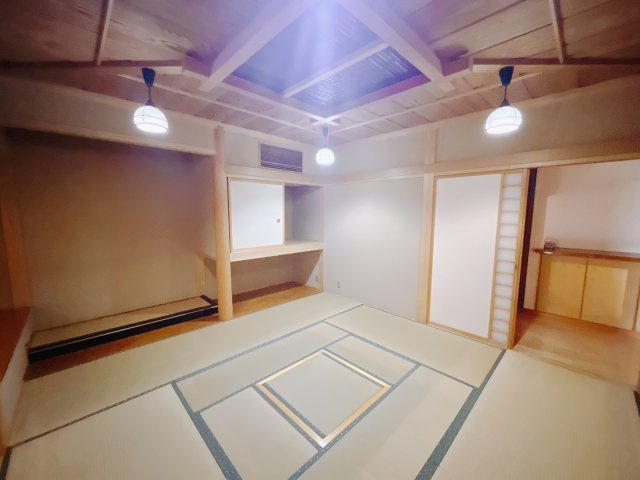 【中古戸建】前橋市上小出町2丁目の和室|■1階和室｜和室でしか味わえない畳ならではの香りや素材で和のやすらぎを感じてください♪休日はお子様とお昼寝するのにも最適です！