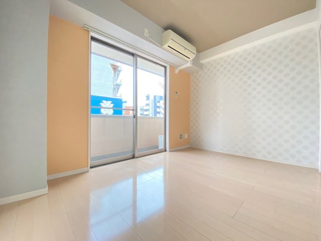 プロヴァンスヒルズ新宿の洋室