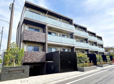 【外観】 | ヴァースクレイシアIDZ中野鷺宮 | 鉄筋コンクリート造のがっちりとした建物。