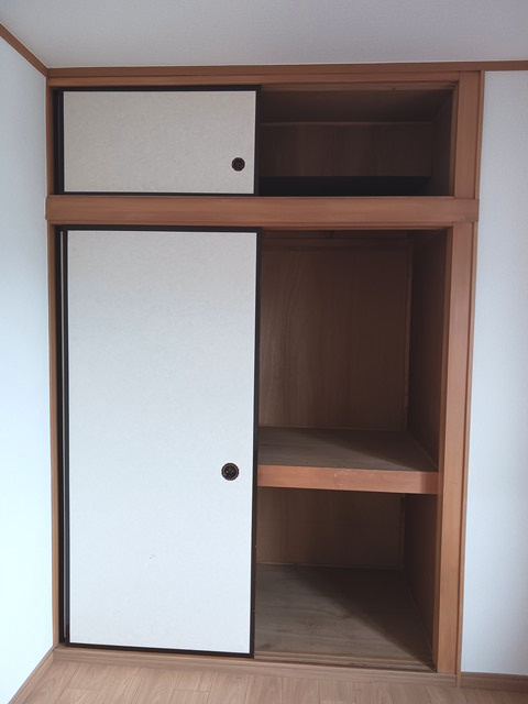 タキザワハイツの収納|玄関側洋室　収納