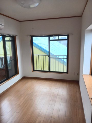 タキザワハイツの洋室|ベランダ側洋室